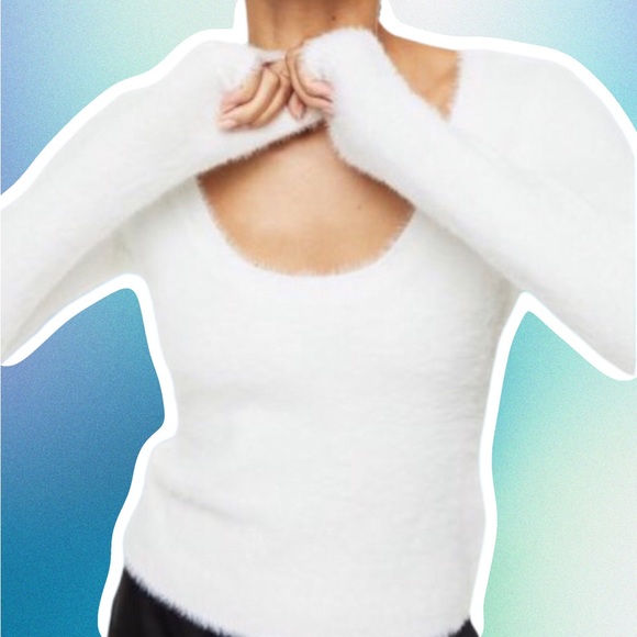 H&M Sweaters - NWT • H&M • White Fluffy-Knit Eyelash Sweater 🤍
